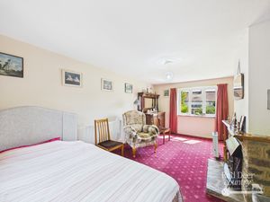 Sitting Room- click for photo gallery